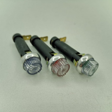 TRES PILOTOS SALPICADEROS SEAT 600